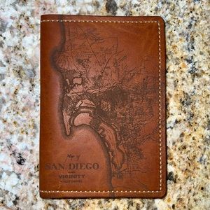 NWOT Leather San Diego passport wallet